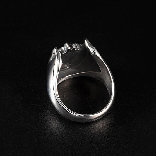 Horse Head Ring with Lucky Horseshoe Design