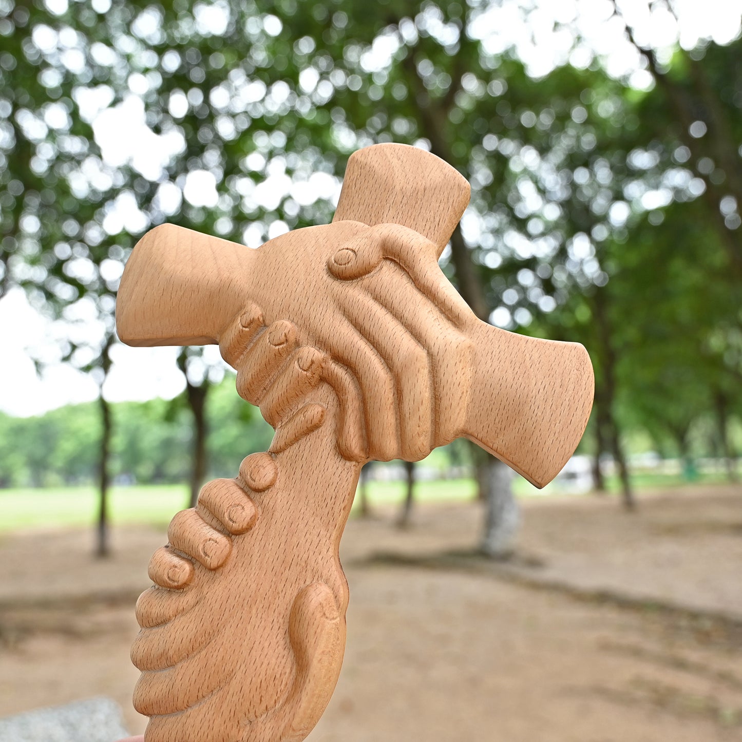 Vintage Wooden Cross with Holding Hands,Faith and Unity Wooden Cross Figurine,Christian Spiritual Gift