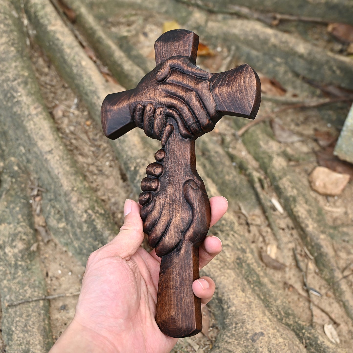 Vintage Wooden Cross with Holding Hands,Faith and Unity Wooden Cross Figurine,Christian Spiritual Gift