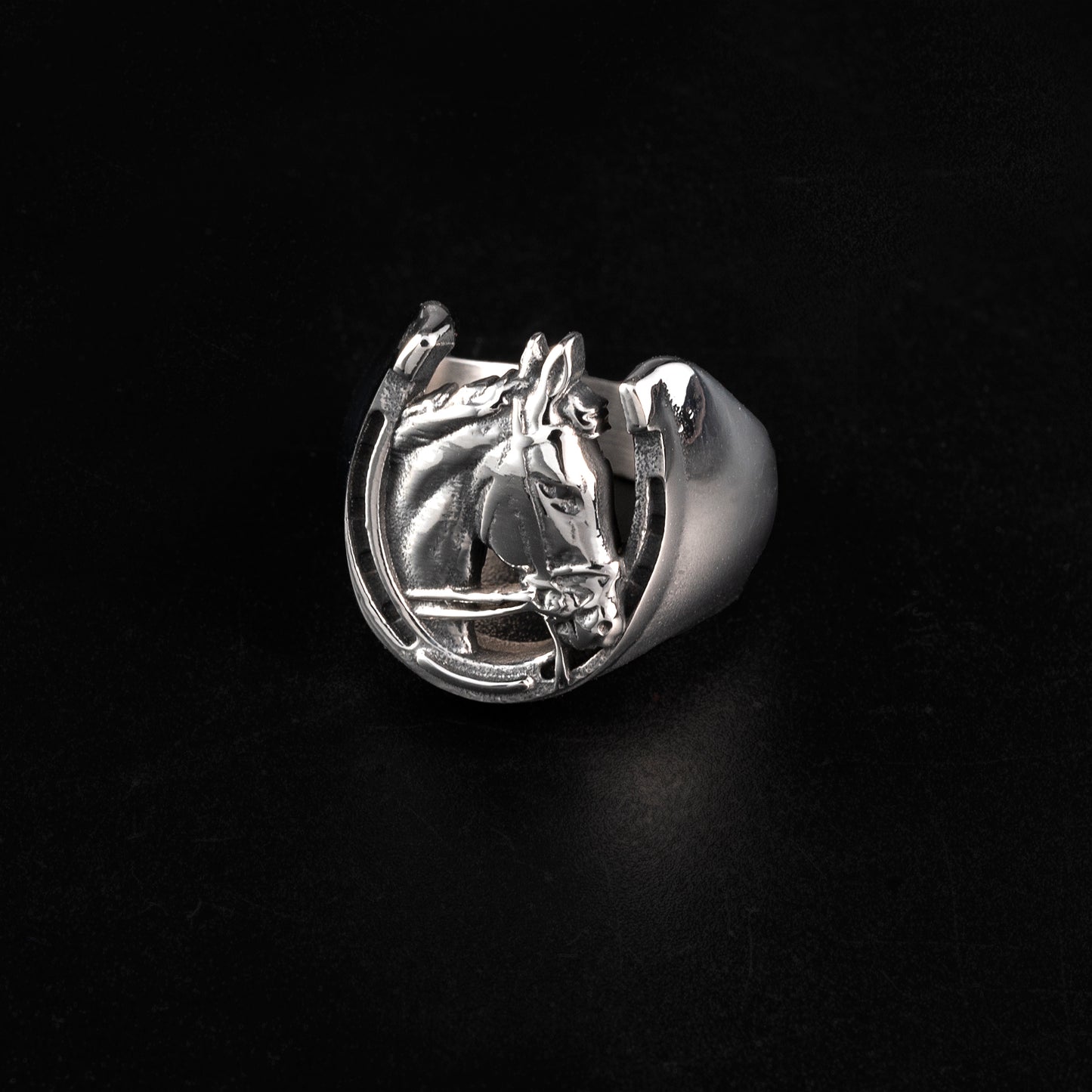 Horse Head Ring with Lucky Horseshoe Design