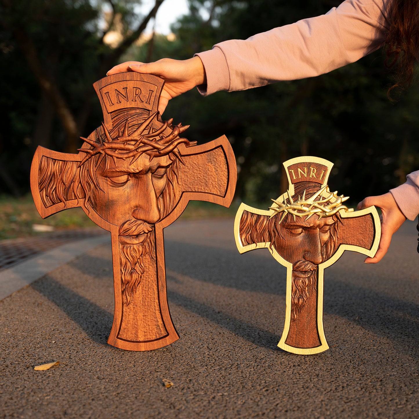 Jesus Holy Crown of Thorns Wood Cross, Christ delivered us from the curse of sin,Religious Sculpture