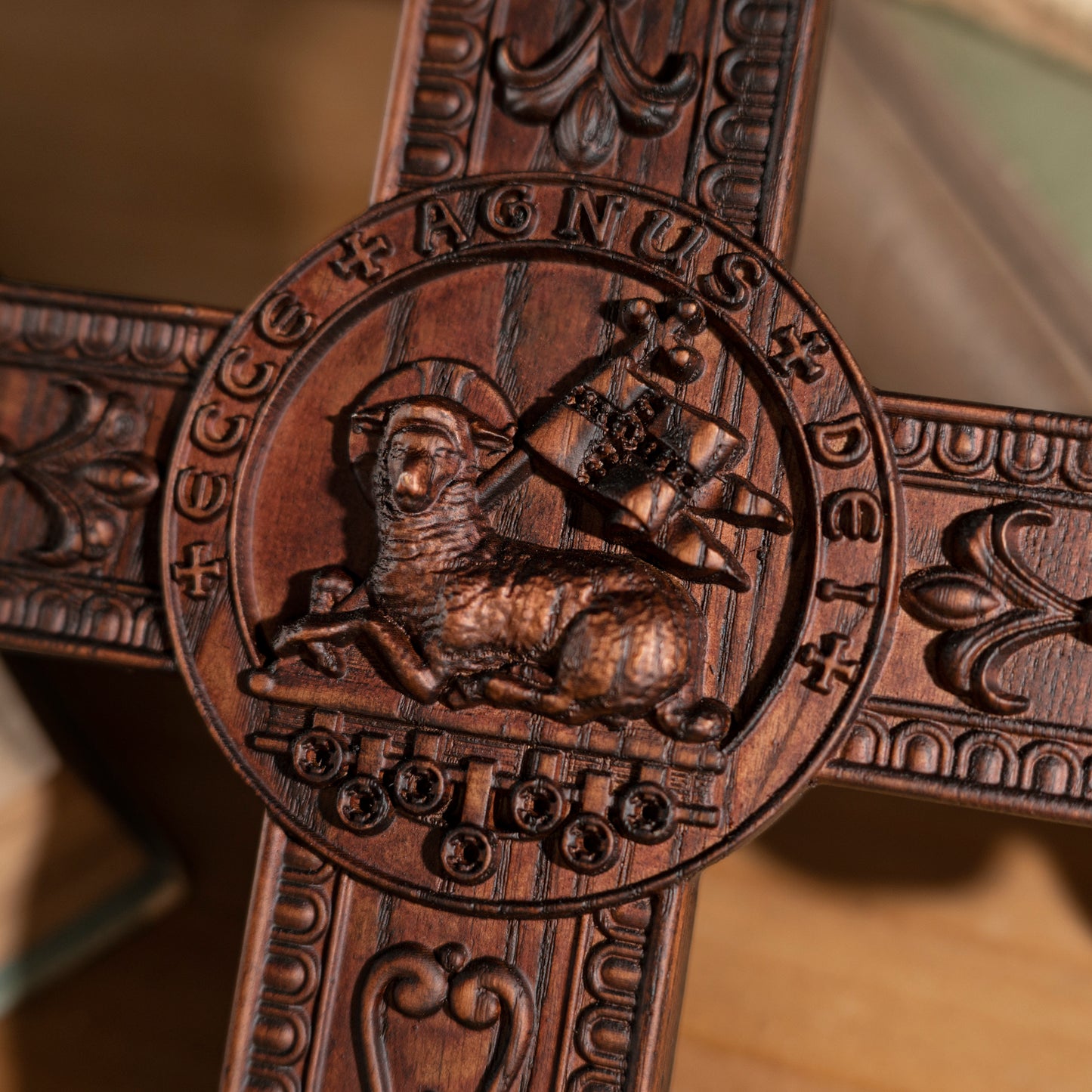 Lamb of God Wood Carving Cross Wall Decor,Paschal lamb,wooden wall decoration,carved tabletop